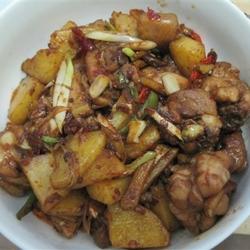 土豆红烧鸡的做法[图]