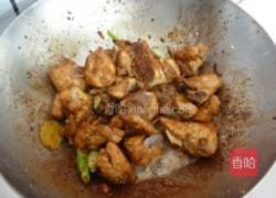腔骨乱炖的做法图解1
