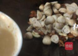 草菇炒鸡腿肉的做法图解10