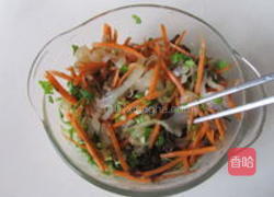 黑木耳拌海蜇丝的做法图解8