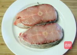 雪菜蒸鲩鱼的做法图解1