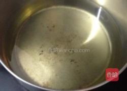炸小鳕鱼的做法图解2