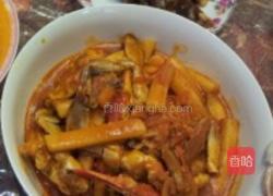 韩式螃蟹炒辣条的做法图解1