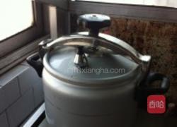 快速土豆香菇炖牛肉的做法图解1