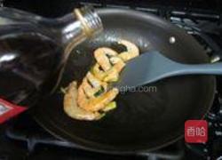 竹笋双菇烧大虾的做法图解3