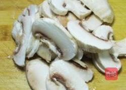 蘑菇炒三鲜的做法图解3