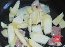 蘑菇炒三鲜的做法图解5