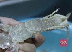 黑啤煮皮皮虾的做法图解1