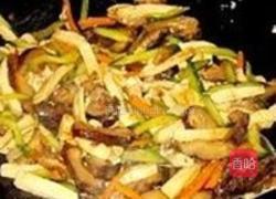 冬菇炒豆腐干的做法图解11