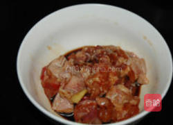 板栗烧鸡腿的做法图解1