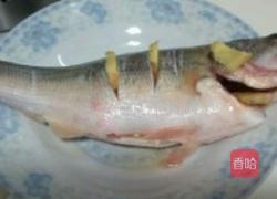 清蒸鲈鱼的做法图解1
