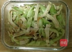 黄瓜丝拌豆腐丝的做法图解2