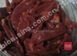 泡椒蒜苗爆炒猪心的做法图解1
