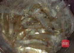 夏日盐水基围虾的做法图解1