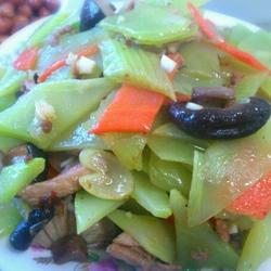 莴笋香菇炒肉的做法[图]
