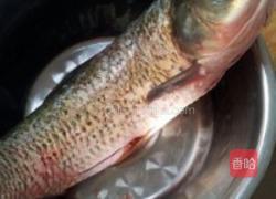 豆腐炖草鱼的做法图解1