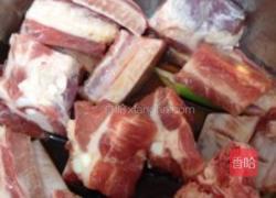 红烧排骨炖菜品的做法图解1