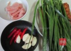 韭菜香干炒肉丝的做法图解1