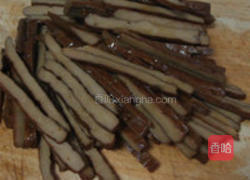 肉丝拌香干的做法图解1