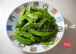 荷兰豆炒叉烧的做法图解3