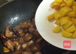 香辣土豆烧排骨的做法图解8
