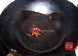 卷心菜炒猪耳丝的做法图解3