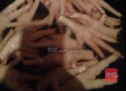 家常红烧鸡爪鸡翅中的做法图解1