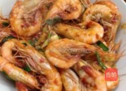 李锦记蒜茸酱炒虾的做法图解1