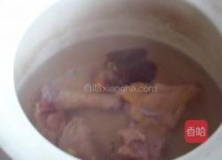 海底椰双菇母鸡汤的做法图解4