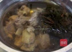 红根排骨汤的做法图解3