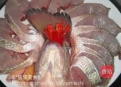 孔雀开屏蒸鲈鱼的做法图解3