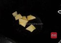 腊肠炒芥蓝的做法图解3