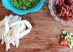 茭白蚕豆炒肉片的做法图解2