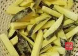 咸鱼茄子煲的做法图解1