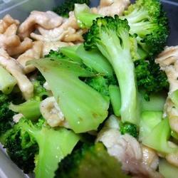 西兰花溜鸡片的做法[图]