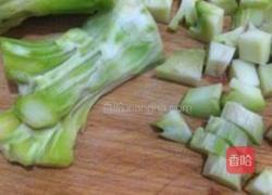 腌西兰花梗的做法图解2