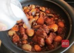 口蘑鹌鹑蛋烧肉的做法图解11