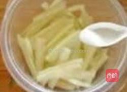 爆炒西瓜皮的做法图解3