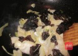 大葱炒白菜木耳的做法图解5