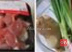 酸辣鸭丁的做法图解1