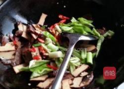 腊肉炒蒜苗的做法图解11
