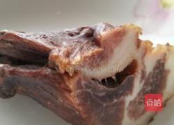 腊肉炒蒜苗的做法图解1