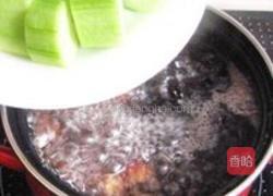 自制凉血解毒的护肝汤的做法图解3