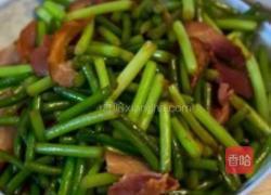 培根炒蒜苗的做法图解3