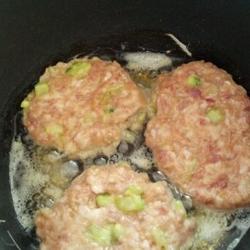 青瓜虾米肉饼的做法[图]