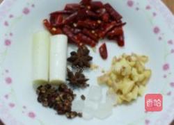 土豆烧肥肠的做法图解2