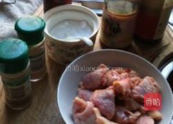 鸡翅炖蘑菇的做法图解1