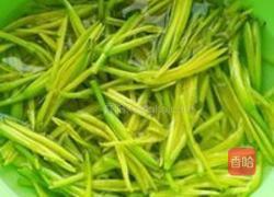 炒新鲜黄花菜的做法图解3