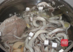 鲜伏芩蛇蝎汤的做法图解1