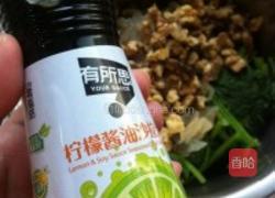 核桃海蜇拌菠菜的做法图解8